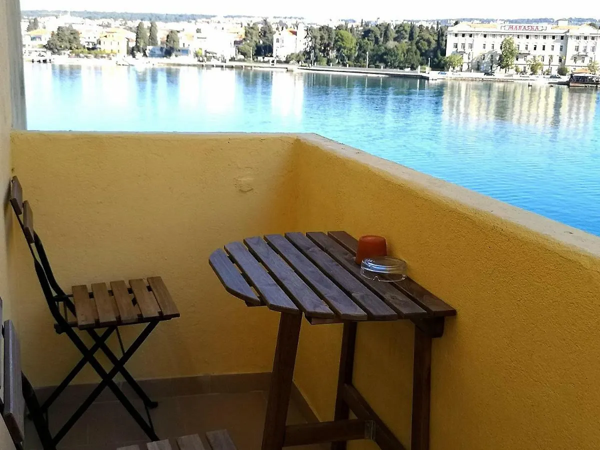 Apartmani Pleasure 1 I 2 Zadar 0*,